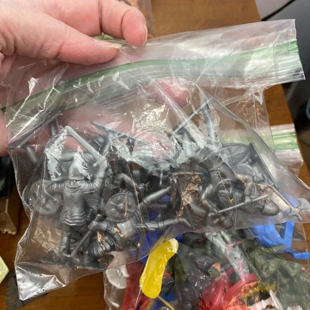 Vintage Plastic Green Army Men Toy Soldier Figures Huge Lot Vehicles Accessories